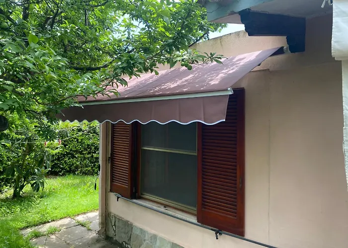 Con Grande Giardino Vicino Di Campus